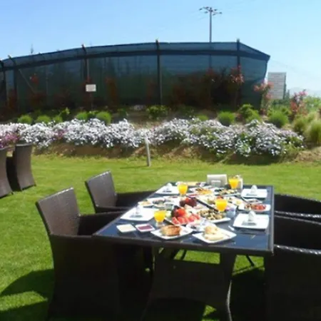 Hotell Orty Airport 4*