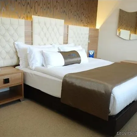 Orty Airport Hotell 4*